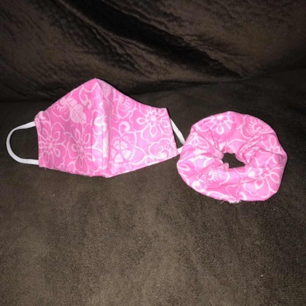 face mask with scunchie